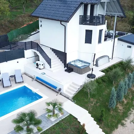 别墅 La Femme 图兹拉